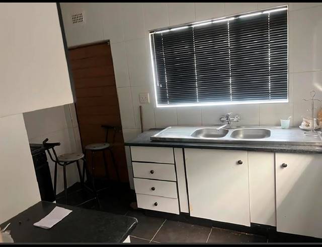 3 BEDROOM PROPERTY TO RENT IN BEREA WEST